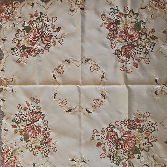 Set Of 6 Holiday Tablecloths Square Embroidered Approx 34" Squares - Picture 10 of 13